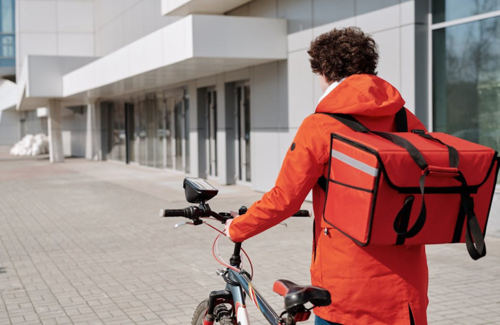 Eten bezorgen als zzp’er op de fiets, de perfecte zomer baan?