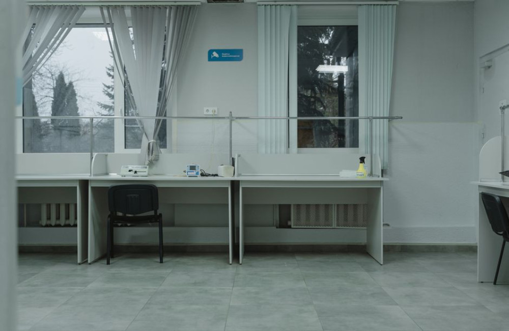 Wat kost een zieke medewerker per dag voor een mkb-bedrijf met 10 werknemers?